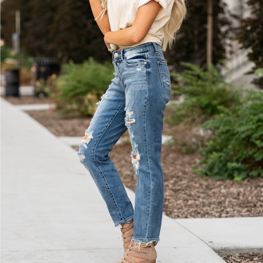 Judy Blue PRICHARD MID RISE DESTROYED BOYFRIEND jeans. Size 29/9. - Picture 8 of 10